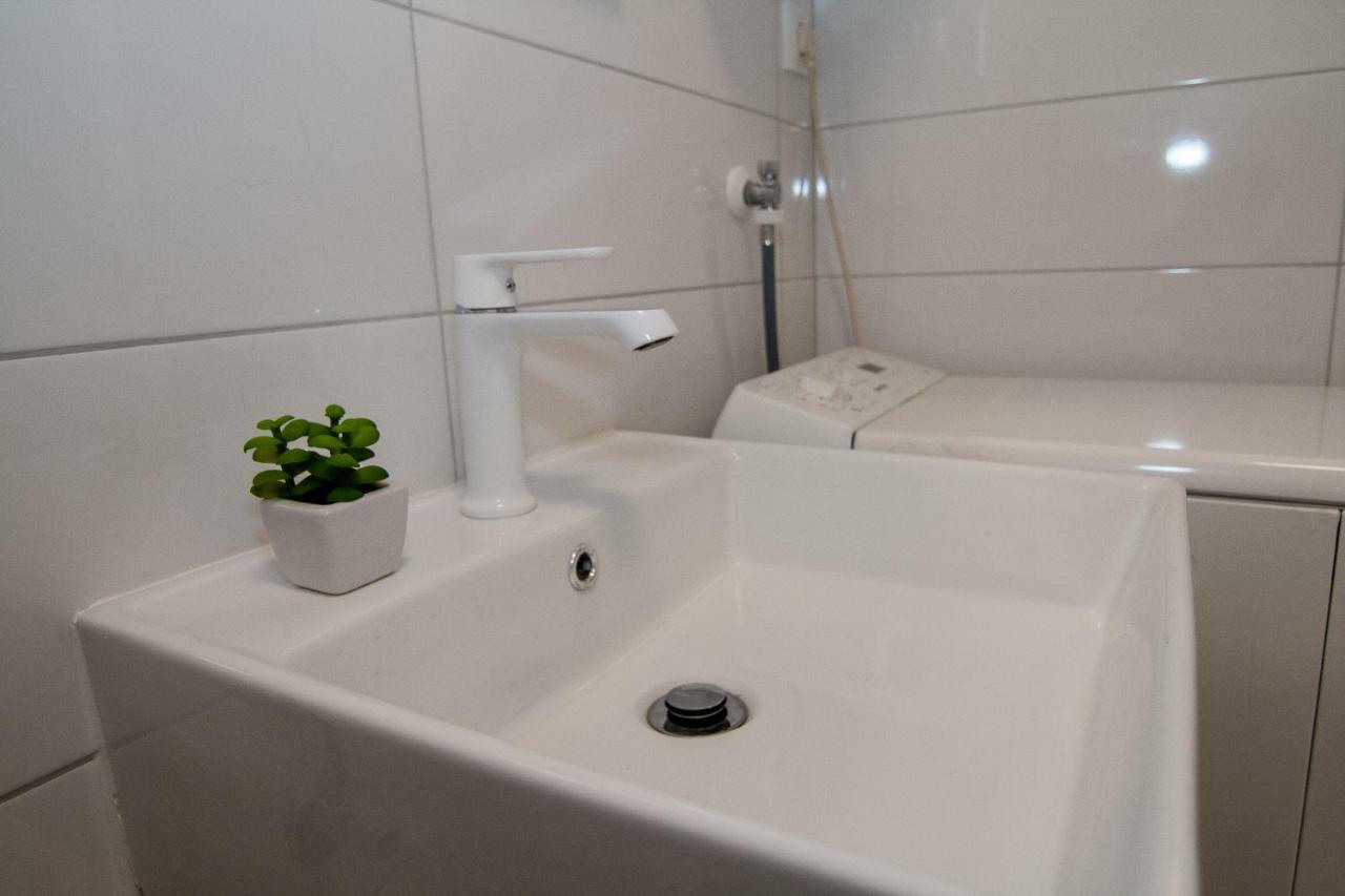 New Renovated Apartment 15 Min From Beach On Foot Πούλα Εξωτερικό φωτογραφία